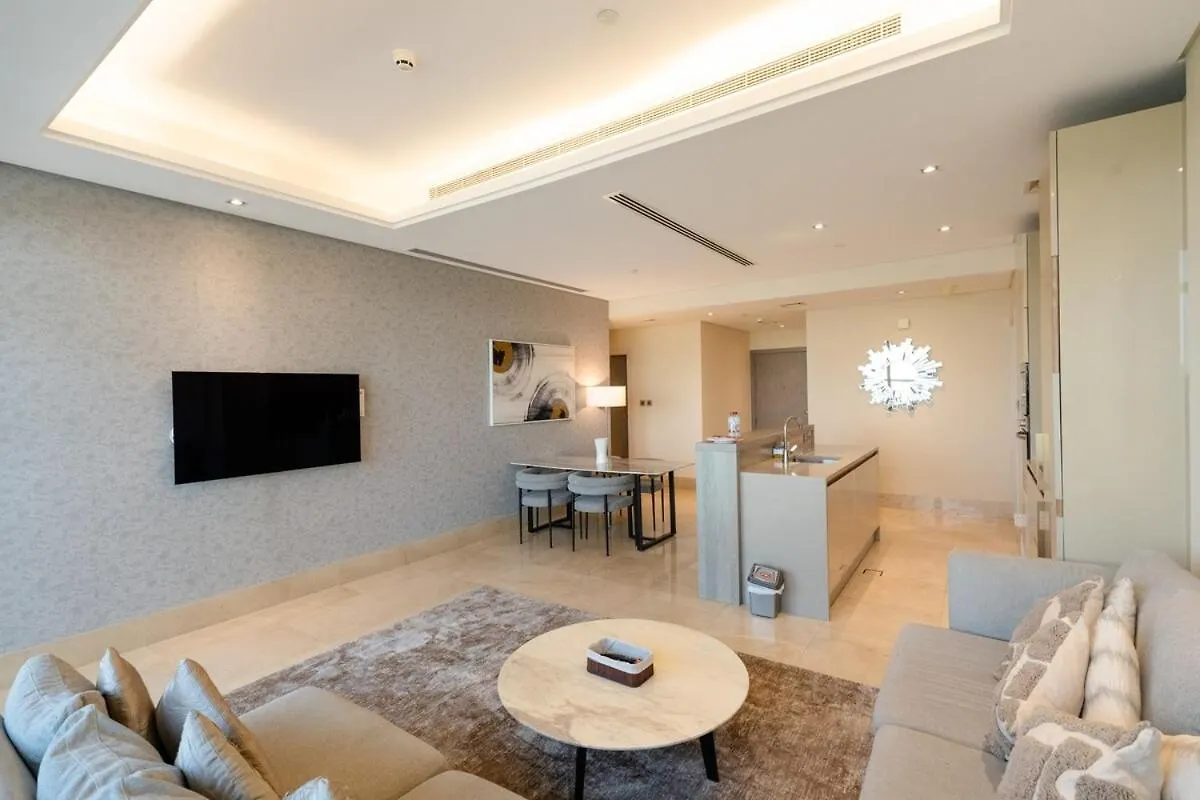 3 Bed With Private Beach In Palm Jumeirah Dubai